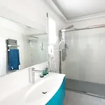 Centre With Air Conditionner 公寓