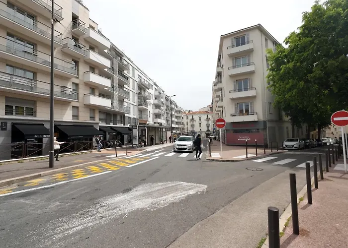 Palais Porte De France With Air Conditionner Apartment