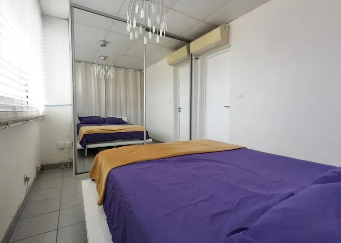 Palais Porte De France With Air Conditionner Apartment Antibes