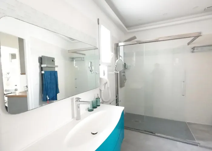 Centre With Air Conditionner דירה